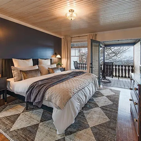 Historic Riverview Inn One